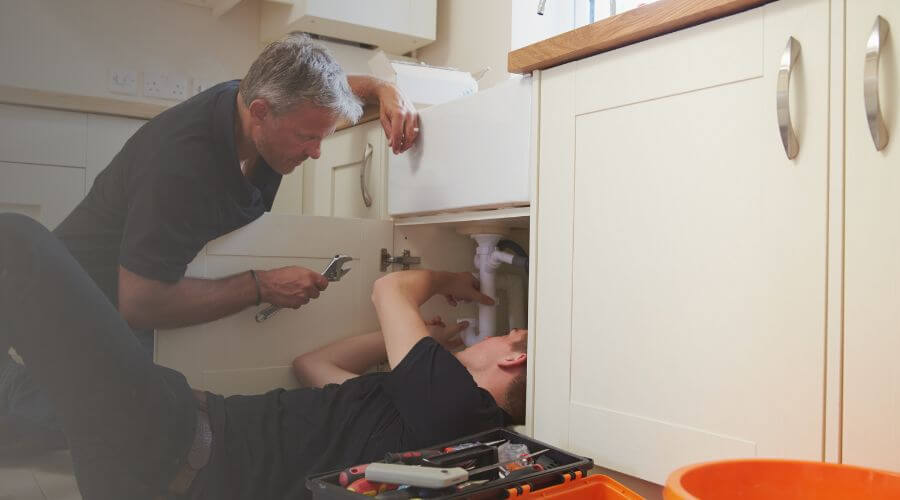 Professional burst pipe repair services in Elizabethtown, IL
