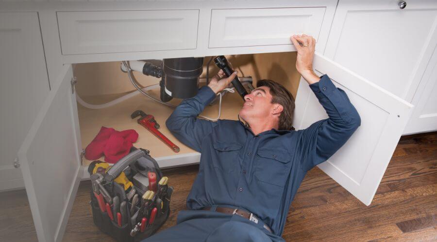 Expert burst pipe repair services in Elizabethtown, IL